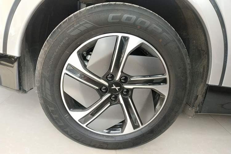 Used XPeng G6 2023 580 Long-Range Max Right Rear Wheel Hub