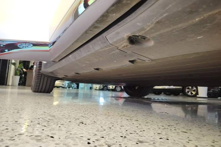 Used XPeng G6 2023 580 Long-Range Max Right Side Sill