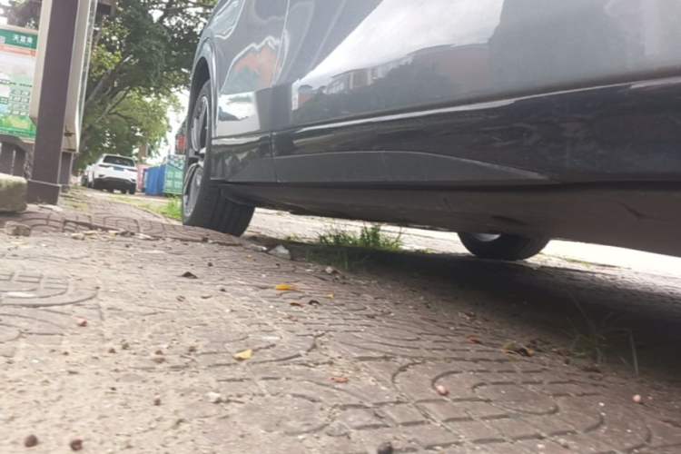 Used XPeng G6 2023 580 Long-Range Pro Right Side Sill