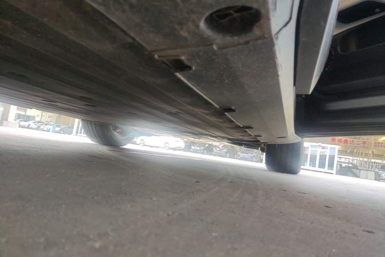 Used XPeng G6 2023 755 Ultra-Long Range Max Right Side Sill