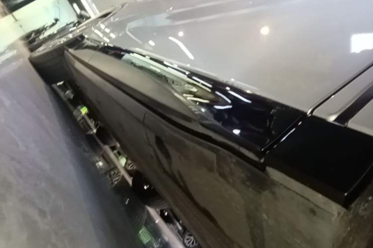 Used XPeng G6 2023 580 Long-Range Pro Right Side Sill