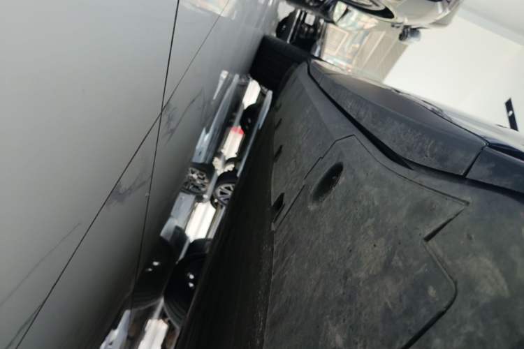 Used XPeng G6 2023 580 Long-Range Pro Right Side Sill