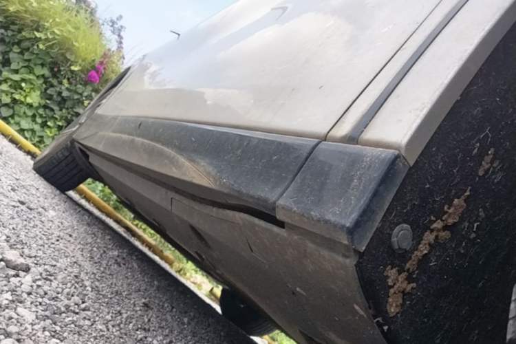 Used XPeng G6 2023 580 Long-Range Pro Right Side Sill