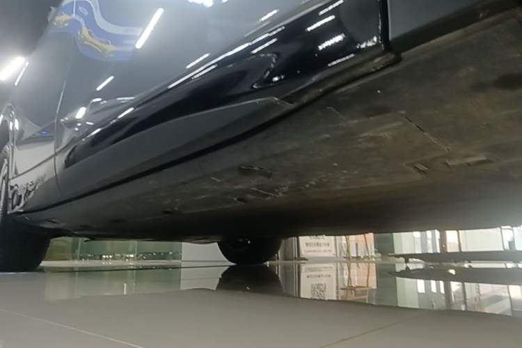 Used XPeng G6 2023 580 Long-Range Pro Right Side Sill