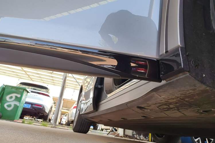 Used XPeng G6 2023 580 Long-Range Pro Right Side Sill