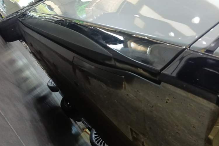 Used XPeng G6 2023 580 Long-Range Pro Right Side Sill