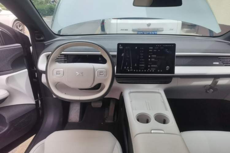 Used XPeng G6 2023 580 Long-Range Pro Steering Wheel