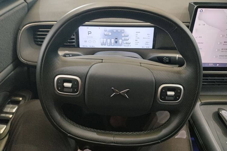 Used XPeng G6 2023 755 Ultra-Long Range Max Steering Wheel