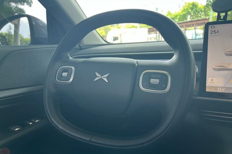 Used XPeng G6 2023 755 Ultra-Long Range Max Steering Wheel