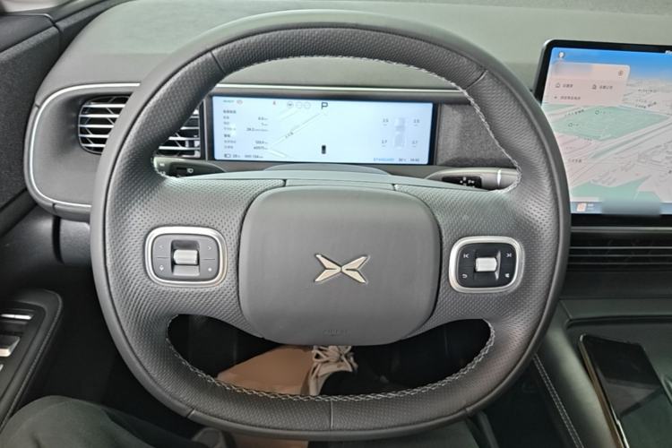 Used XPeng G6 2023 580 Long-Range Max Steering Wheel