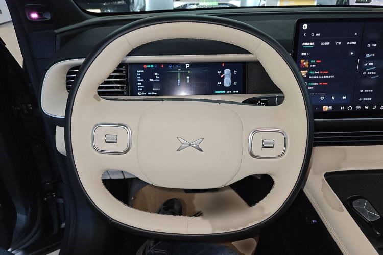 Used XPeng G6 2023 580 Long-Range Max Steering Wheel