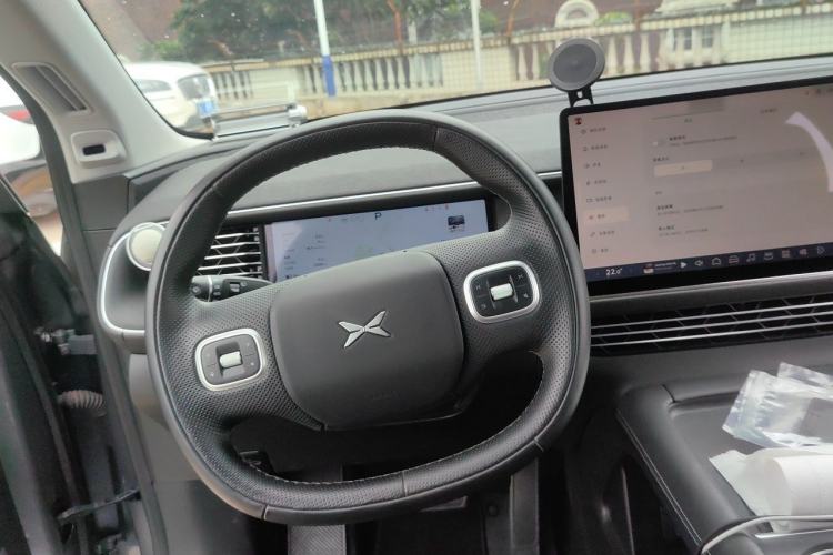 Used XPeng G6 2023 755 Ultra-Long Range Max Steering Wheel