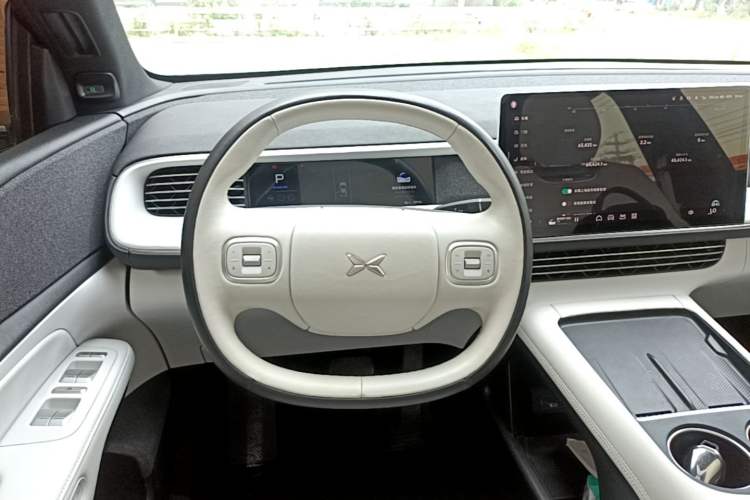 Used XPeng G6 2023 580 Long-Range Pro Steering Wheel