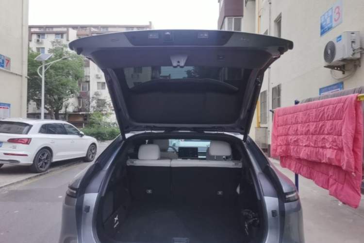 Used XPeng G6 2023 580 Long-Range Pro Trunk