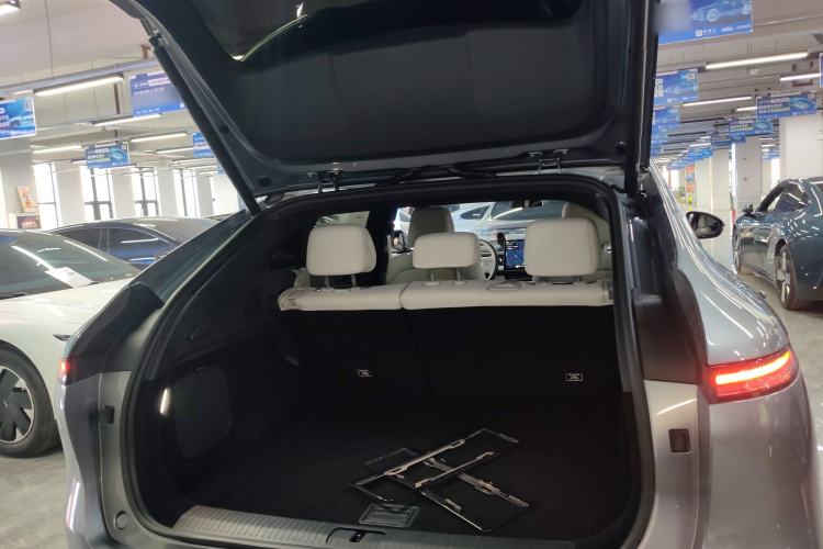 Used XPeng G6 2023 580 Long-Range Pro Trunk
