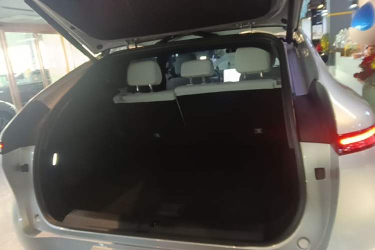 Used XPeng G6 2023 580 Long-Range Pro Trunk