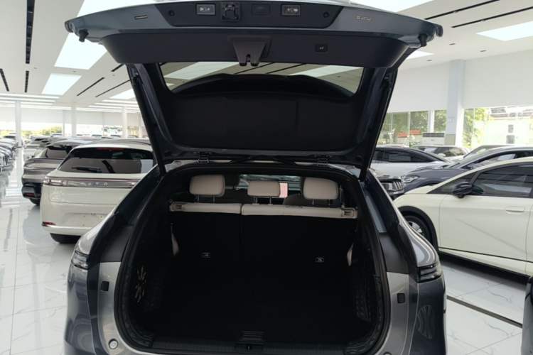 Used XPeng G6 2023 580 Long-Range Pro Trunk