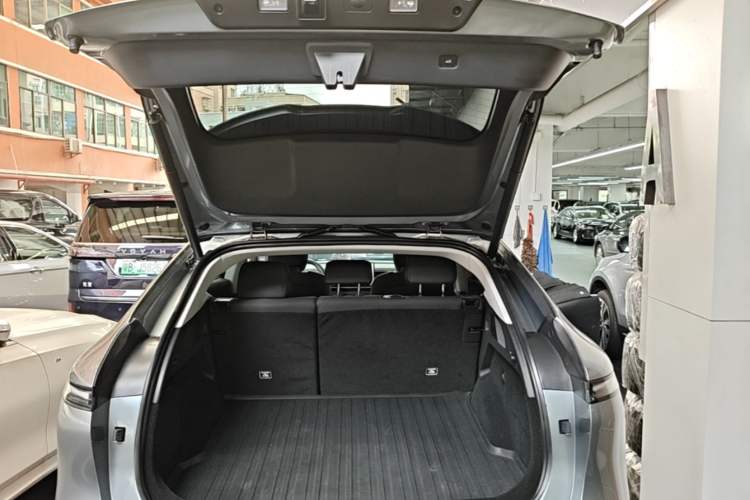Used XPeng G6 2023 580 Long-Range Max Trunk