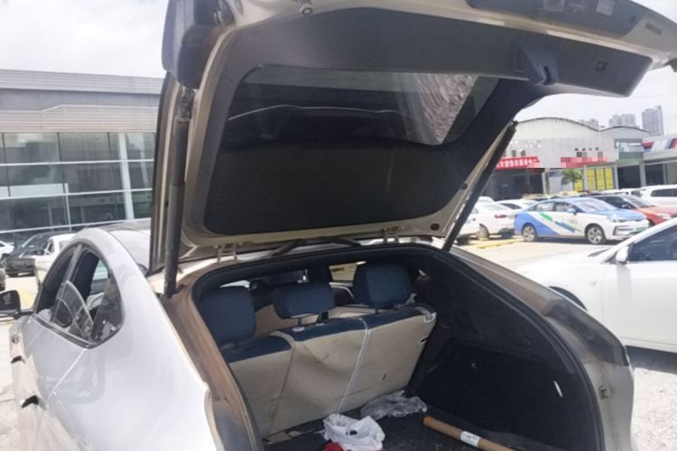 Used XPeng G6 2023 580 Long-Range Pro Trunk
