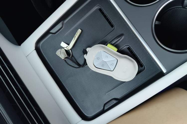 Used XPeng G6 2023 580 Long-Range Pro Vehicle Key