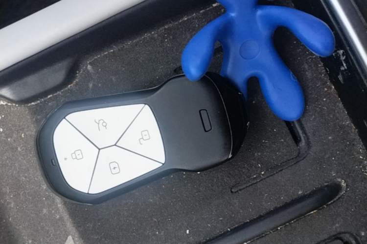 Used XPeng G6 2023 580 Long-Range Pro Vehicle Key