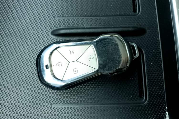 Used XPeng G6 2023 580 Long-Range Pro Vehicle Key