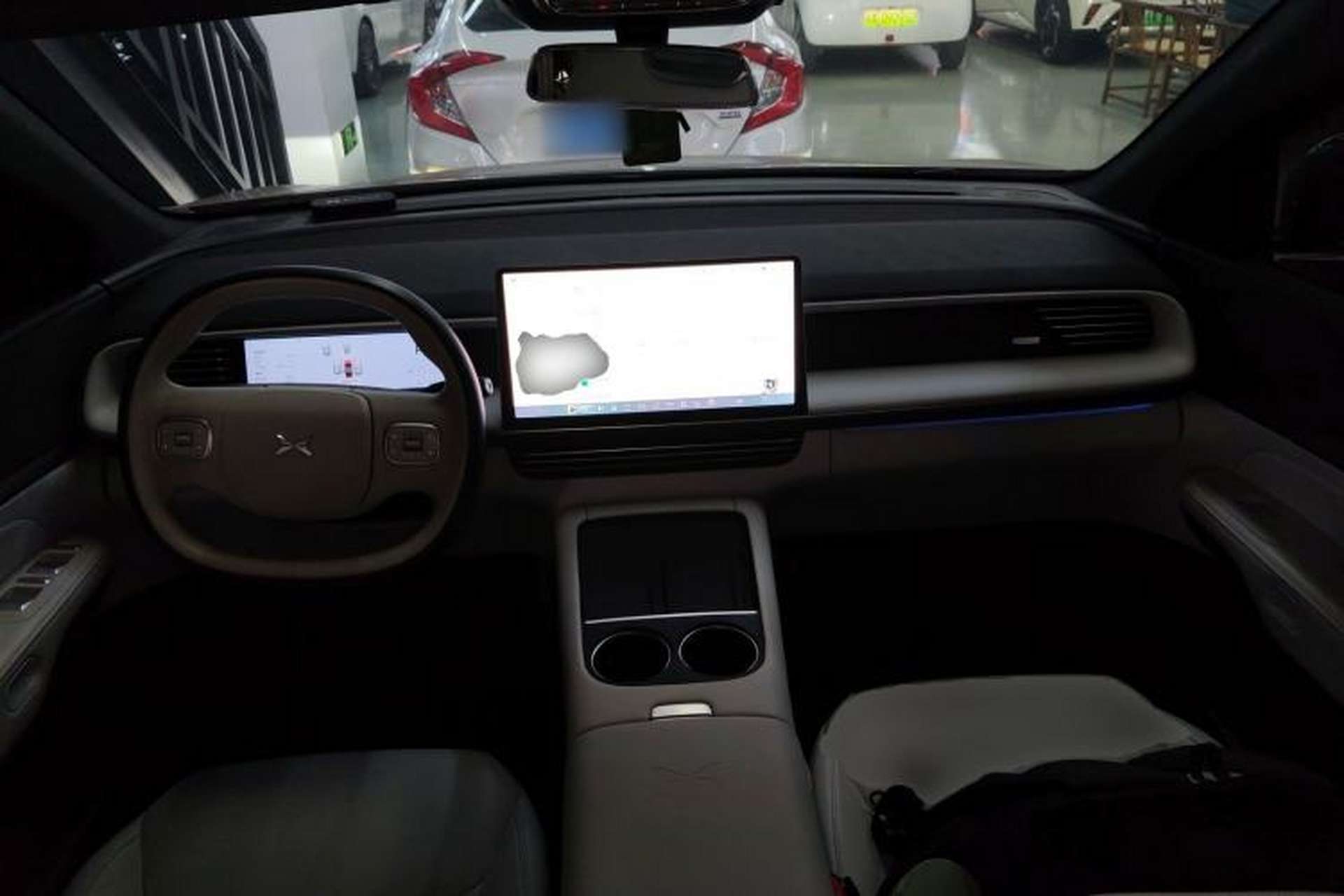 Used XPeng G6 2023 755 Ultra-Long Range Max Center Console
