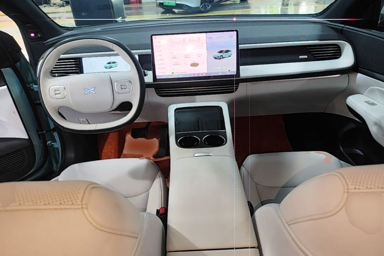 Used XPeng G6 2023 755 Ultra-Long Range Max Center Console
