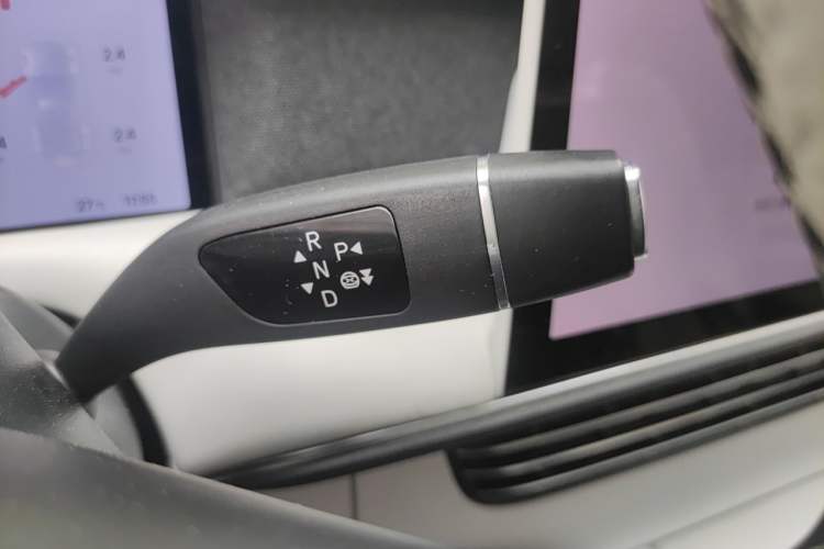 Used XPeng G6 2023 755 Ultra-Long Range Pro Gear Lever
