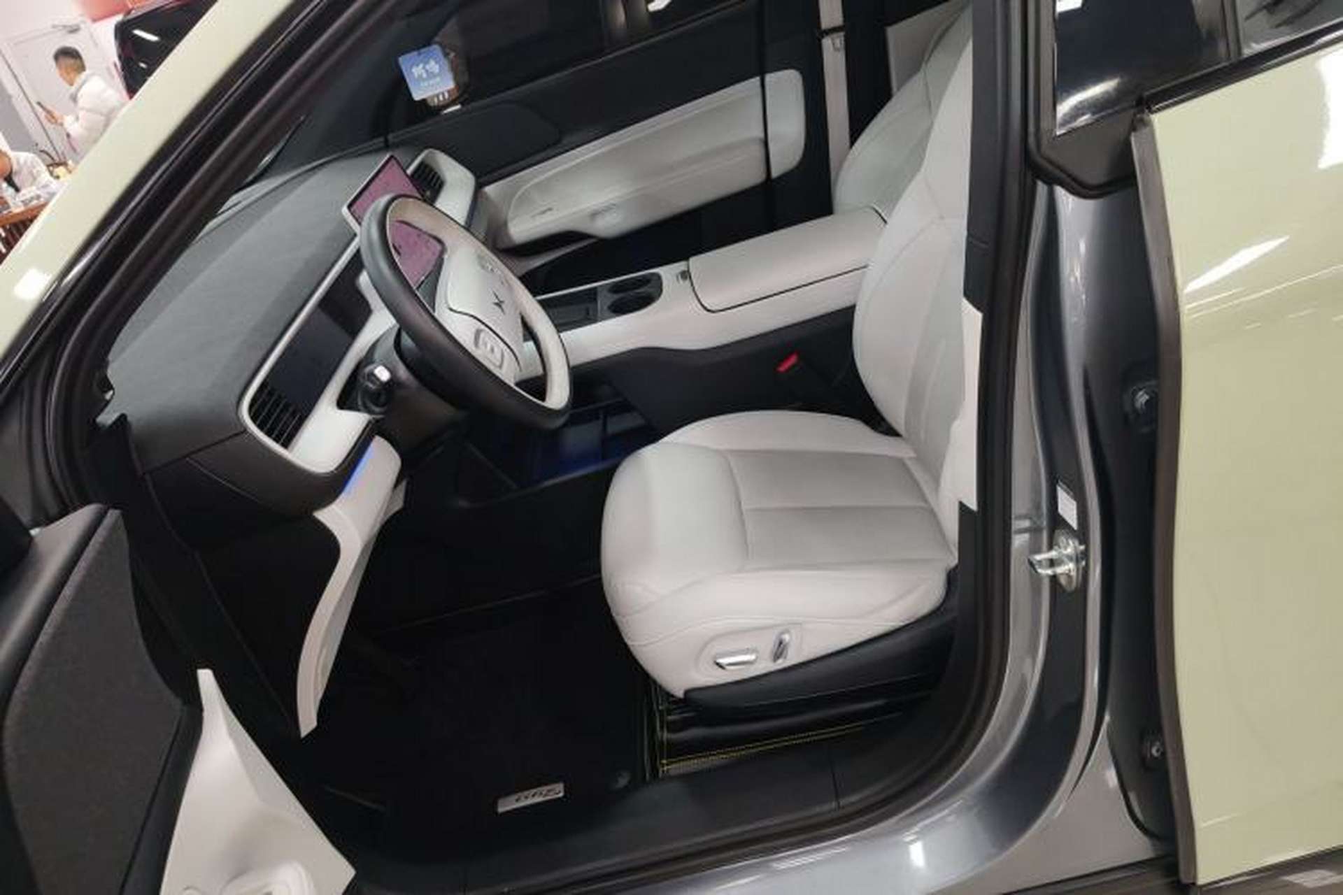 Used XPeng G6 2023 755 Ultra-Long Range Max Left Front Seat