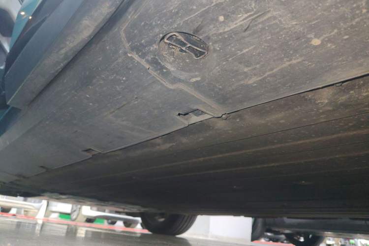 Used XPeng G6 2023 700 Four-Wheel Drive Performance Max Left Side Sill