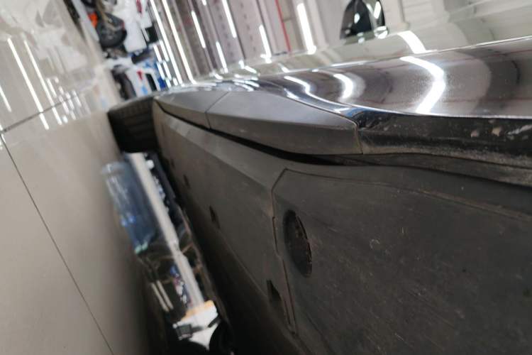 Used XPeng G6 2023 755 Ultra-Long Range Max Left Side Sill