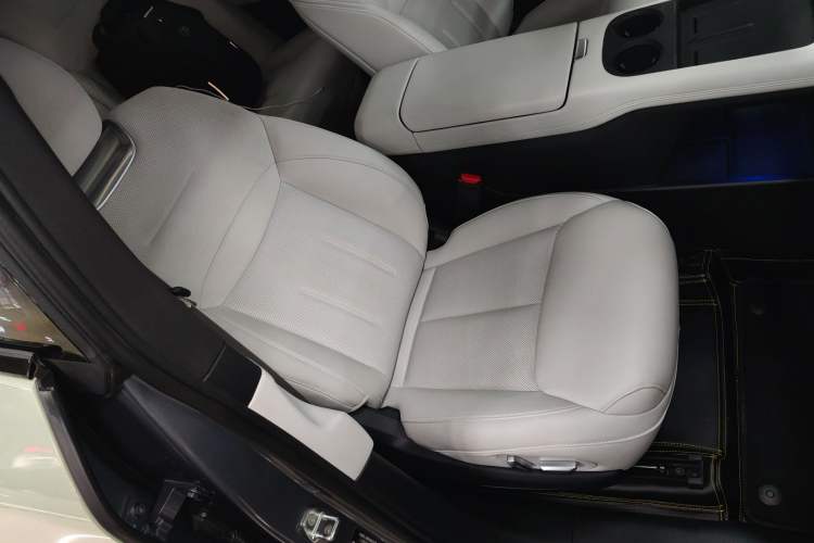 Used XPeng G6 2023 755 Ultra-Long Range Max Right Front Seat