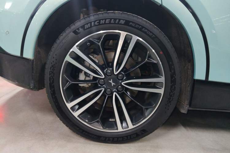 Used XPeng G6 2023 700 Four-Wheel Drive Performance Max Right Rear Wheel Hub