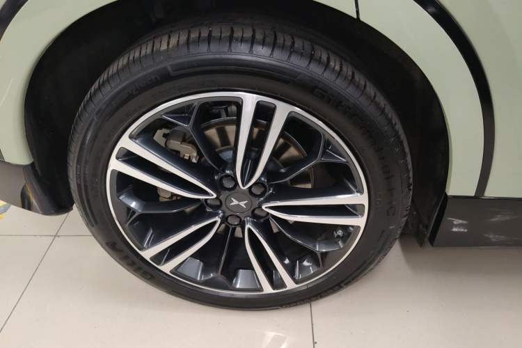 Used XPeng G6 2023 755 Ultra-Long Range Max Right Rear Wheel Hub
