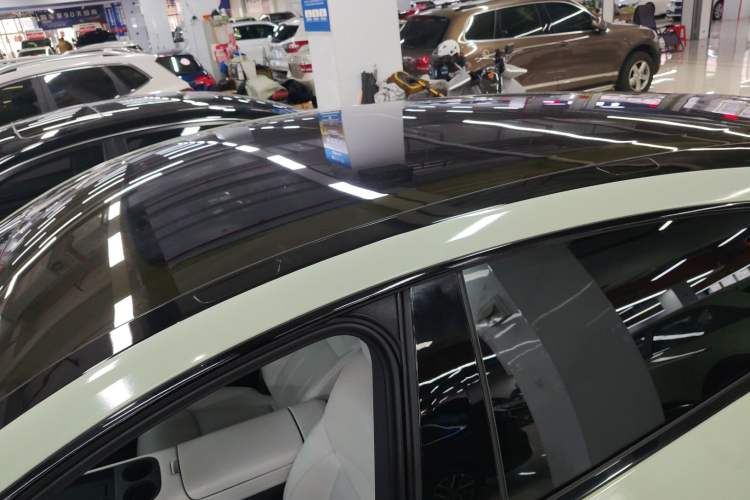 Used XPeng G6 2023 755 Ultra-Long Range Max Roof