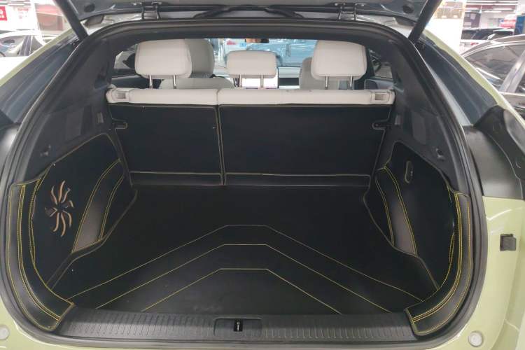 Used XPeng G6 2023 755 Ultra-Long Range Max Trunk