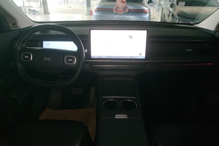 Used XPeng G6 2023 580 Long-Range Pro Center Console