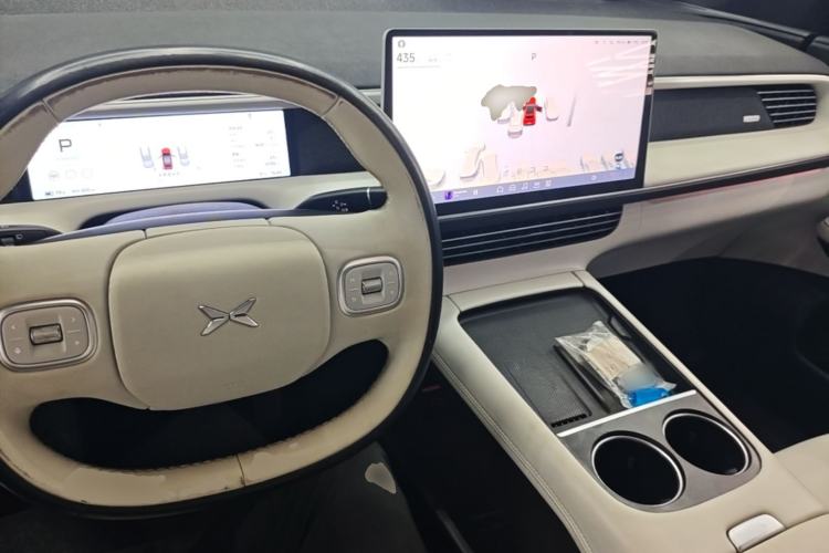 Used XPeng G6 2023 700 Four-Wheel Drive Performance Max Center Console