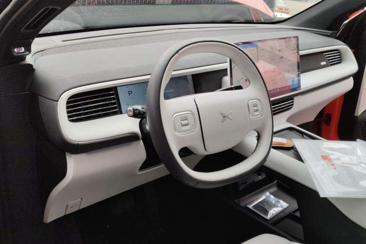 Used XPeng G6 2023 580 Long-Range Pro Center Console