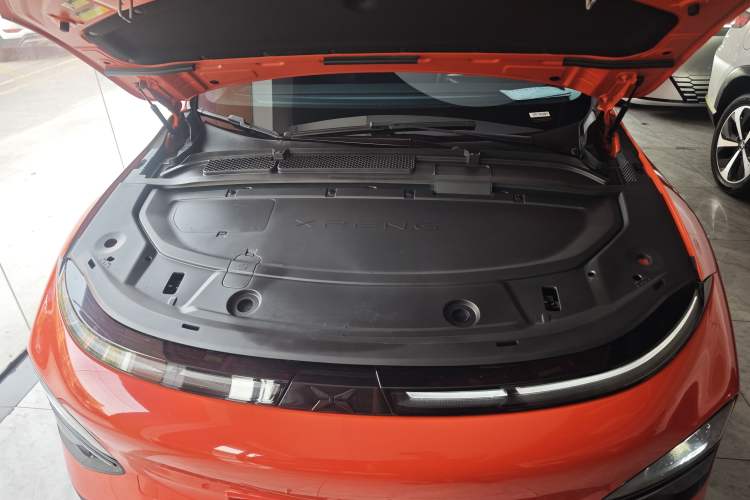 Used XPeng G6 2023 580 Long-Range Pro Engine Bay
