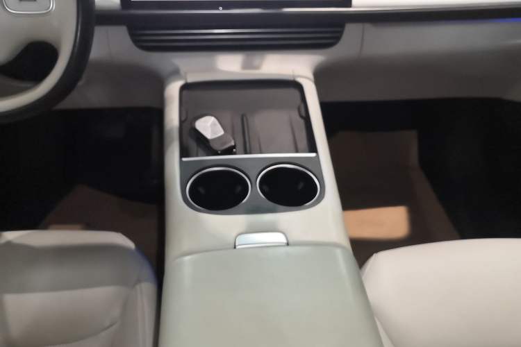 Used XPeng G6 2023 755 Ultra-Long Range Pro Gear Lever