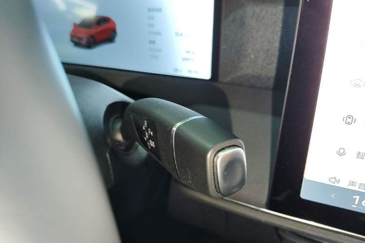 Used XPeng G6 2023 580 Long-Range Pro Gear Lever