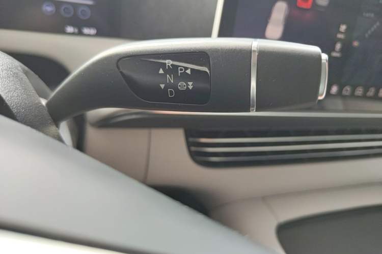 Used XPeng G6 2023 755 Ultra-Long Range Max Gear Lever