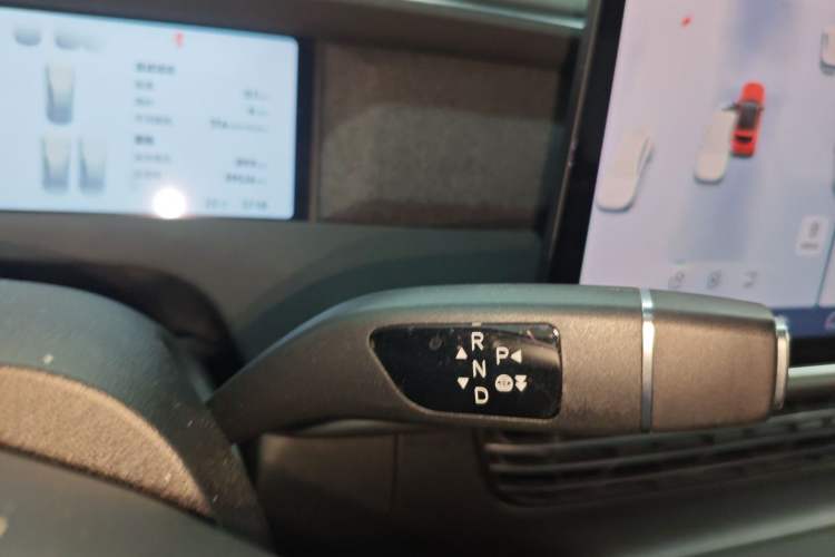 Used XPeng G6 2023 700 Four-Wheel Drive Performance Max Gear Lever