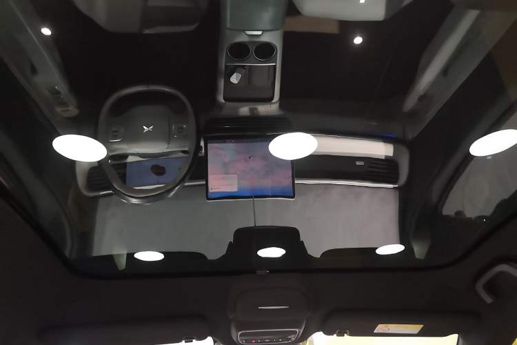 Used XPeng G6 2023 755 Ultra-Long Range Pro Headliner