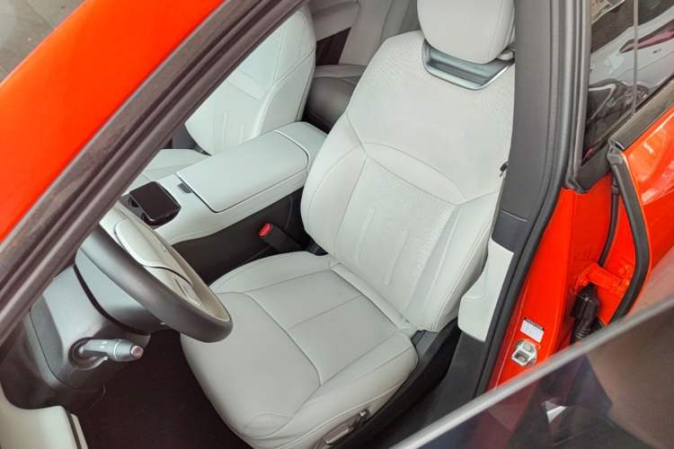 Used XPeng G6 2023 755 Ultra-Long Range Max Left Front Seat