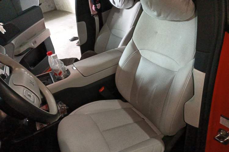 Used XPeng G6 2023 755 Ultra-Long Range Pro Left Front Seat