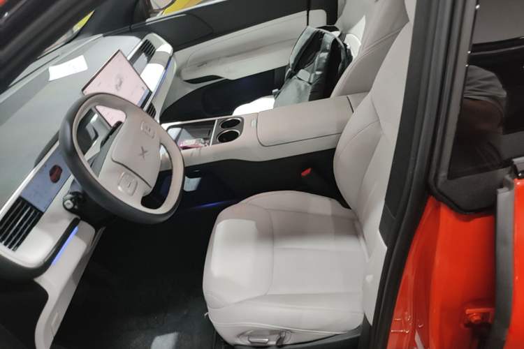 Used XPeng G6 2023 580 Long-Range Pro Left Front Seat
