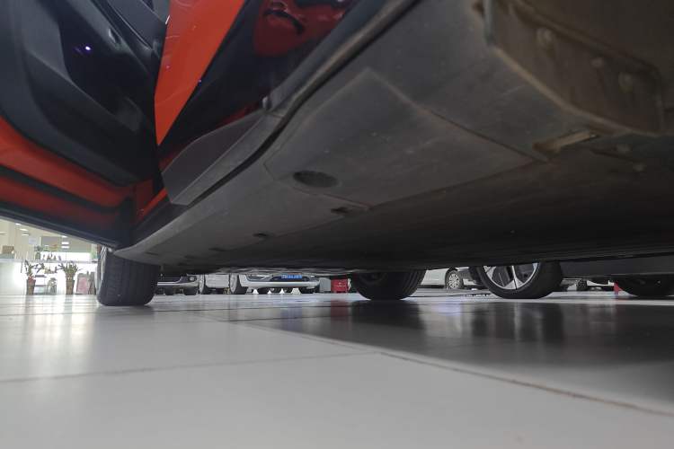 Used XPeng G6 2023 580 Long-Range Max Left Side Sill